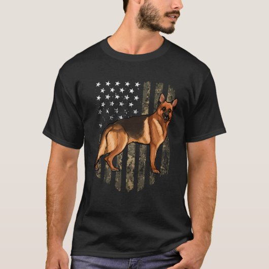Camo American Flag German Shepherd 4th Of July USA Tシャツ (正面)