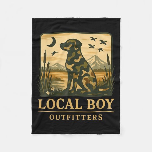 Camo Southern Local Boy Duck Hunting Black Lab Out フリースブランケット (正面)