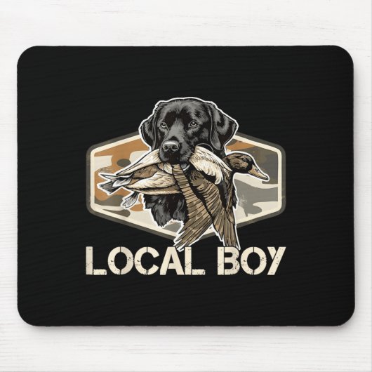 Camo Southern Local Boy Duck Hunting Black Lab Out マウスパッド (正面)