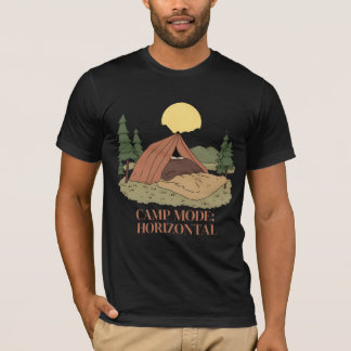 CAMP MODE: HORIZONTAL.” – LAZY CAMPER TEE Tシャツ
