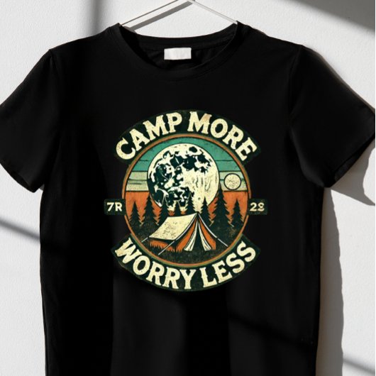 CAMP MORE WORRY LESS Tシャツ