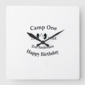 Camp one happy birthday name date campingadventure スクエア壁時計 (正面)