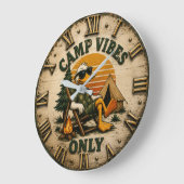 Camp Vibes Only Funny Camping Duck Rustic Outdoor ラージ壁時計 (傾斜)
