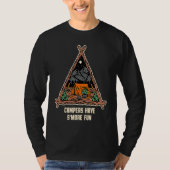Campers Have Smore Fun Camping Sayings Camp Quotes Tシャツ (正面)