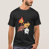 Campfire Chasing Smores S'mores Camping Tシャツ (正面)