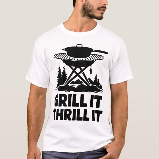 Campfire Cooking Grill Adventure Quote Design Tシャツ (正面)