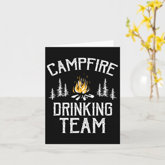 Campfire Drinking Team Camping Lovers Camper  カード (黄色い花)