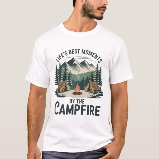 Campfire Moments Vintage Mountain Design  Men’s  Tシャツ (正面)