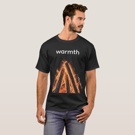 Campfire Warmth – Minimalist Flame T-Shirt Tシャツ (正面フル)