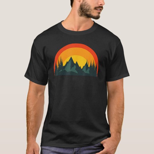 Camping Camper Outdoors fishing hiking wilderness Tシャツ (正面)