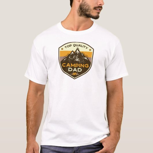 Camping Dad Outdoor Adventure Father Saying Tシャツ (正面)