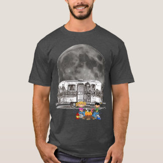 Camping out in an Airstream under the Moonlight Tシャツ