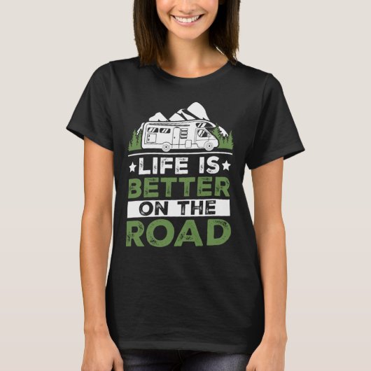 Camping Trailer On The Road Camper Tシャツ (正面)