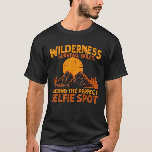 Camping Wilderness Survival Skills Happy Camper Cr Tシャツ (正面)