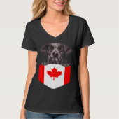 Canada Flag German Shorthaired Pointer Dog In Pock Tシャツ (正面)