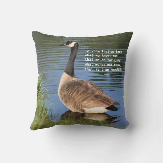 Canada Goose Confucius Knowledge Quote  クッション (裏面)