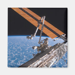 Canadarm2および太陽光線を集めるためのアンテナのパネルの翼 マグネット