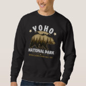 Canadian Wilderness Bear – Yoho National Park  スウェットシャツ (正面)