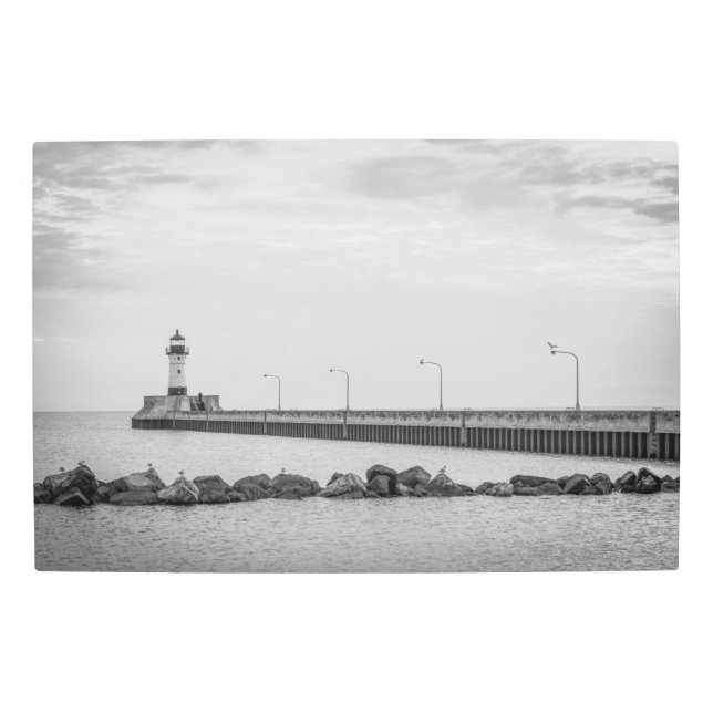Canal Park Light house in Duluth, MN メタルプリント (正面)