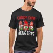 Candy Cane Eating Team Christmas Three Gnomes Love Tシャツ (正面)