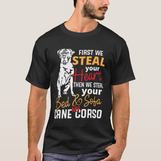 Cane Corso Heart Bed Sofa Slogan Tシャツ (正面)