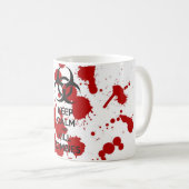 Caneca Keep Calm And Kill Zombies コーヒーマグカップ (正面右)