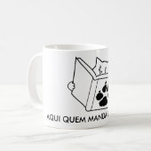 Caneca QUEM MANDA コーヒーマグカップ (正面左)