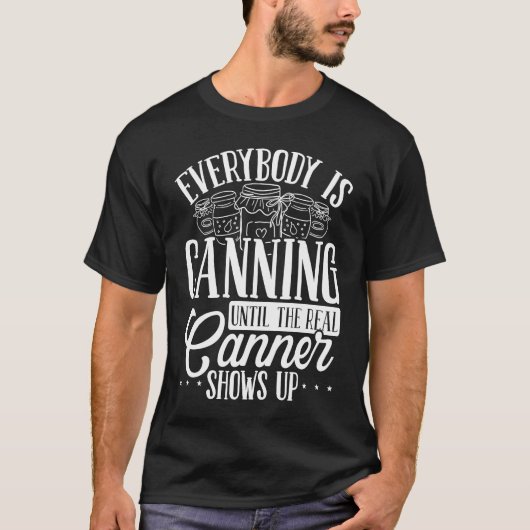Canning Season Shelf Homegrown Food Homesteading C Tシャツ (正面)