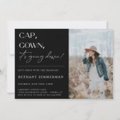 Cap Gown卒業式パーティーが行われている 招待状 (正面)