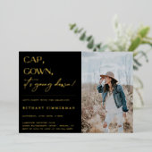 Cap Gown卒業式パーティーが行われている 箔招待状 (立ち正面)