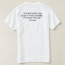 Cape MayステージARTロゴと引用文Tシャツ（ホワイト）