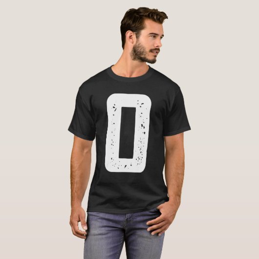 Capital Letter O Initial Monogram Grunge Font Alph Tシャツ (正面フル)