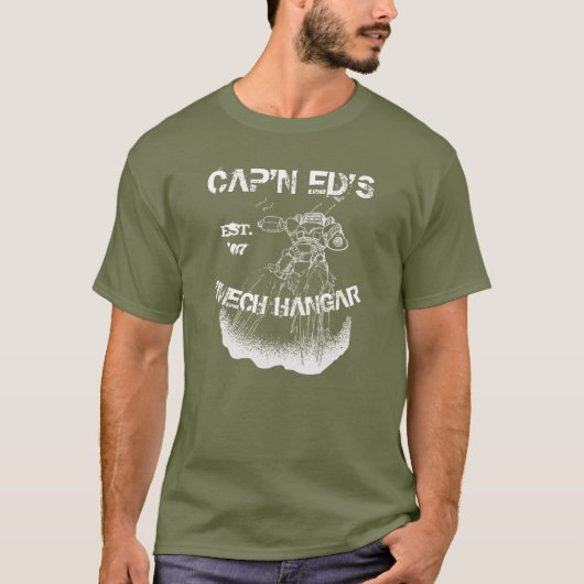 Cap'nエドの「機械式の格納庫のTシャツ Tシャツ (正面)