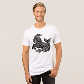 Capricorn — 呪われたインクの星座 ヤギと魚 トライブレンドTシャツ (正面全面)