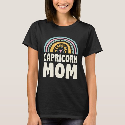 Capricorn Mom Boho Style Bohemian Rainbow Mothers  Tシャツ (正面)