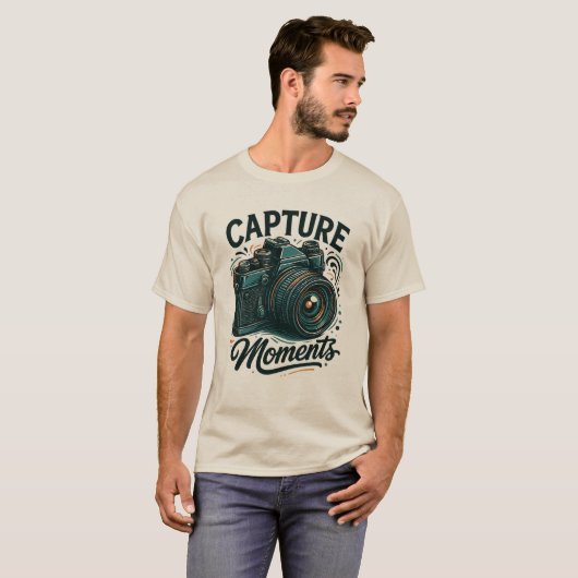 Capture Moments Retro Camera Art T-Shirt Tシャツ (正面フル)