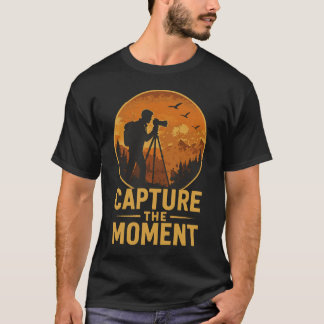Capture The Moment Photographer Sunset Silhouette Tシャツ