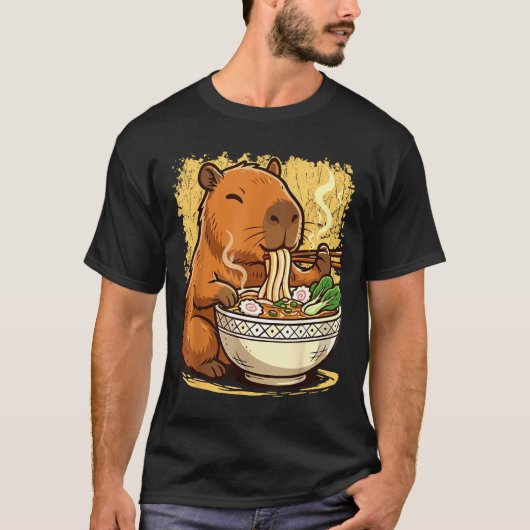 Capybara Eating Ramen Noodles  Tシャツ (正面)