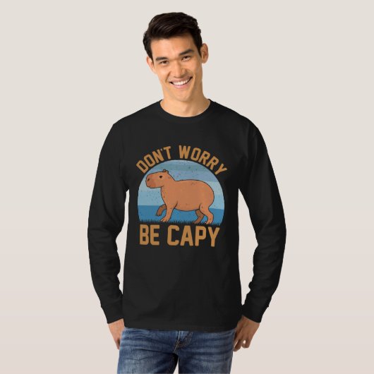 Capybara meme  Be Capy Tシャツ (正面フル)