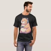 Capybara Playing Video Games Funny Tシャツ (正面フル)