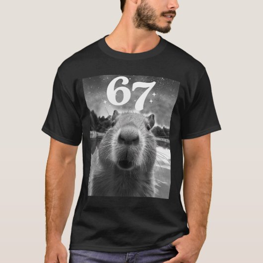 Capybara Selfie With 67 Meme Capy Graphic For Men  Tシャツ (正面)