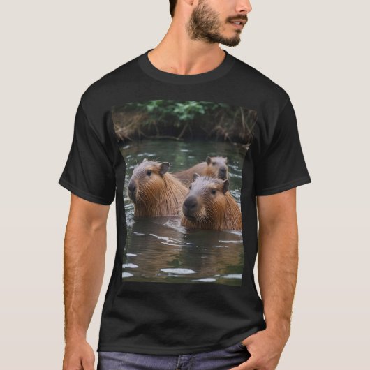 Capybaras' Swimming In The River,  Tシャツ (正面)