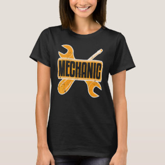 Car Mechanic Wrench And Screwdriver Car Enthusiast Tシャツ
