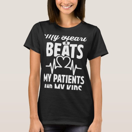 Cardiac Nurse Mom Cardiology My Heart Beats for Tw Tシャツ (正面)