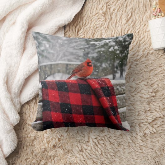 Cardinal On a Snowy Plaid Blanket クッション (ブランケット)