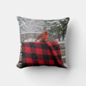 Cardinal On a Snowy Plaid Blanket クッション (正面)