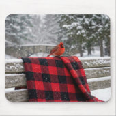 Cardinal On a Snowy Plaid Blanket マウスパッド (正面)