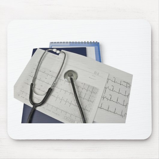 cardiogram EKGの読書の医学の聴診器 マウスパッド (正面)