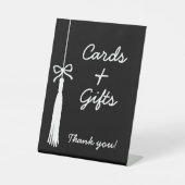 Cards & Gifts Coquette Black Bow Tassel Graduation 台座サイン (正面)