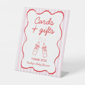 Cards & Gifts Soda Bottle Pink & Red Baby Shower 台座サイン (正面)